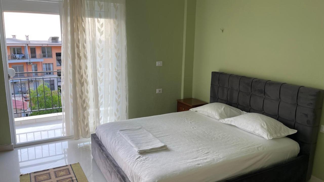 Azure Apartments By Kondo Stays Vlorë Exteriör bild