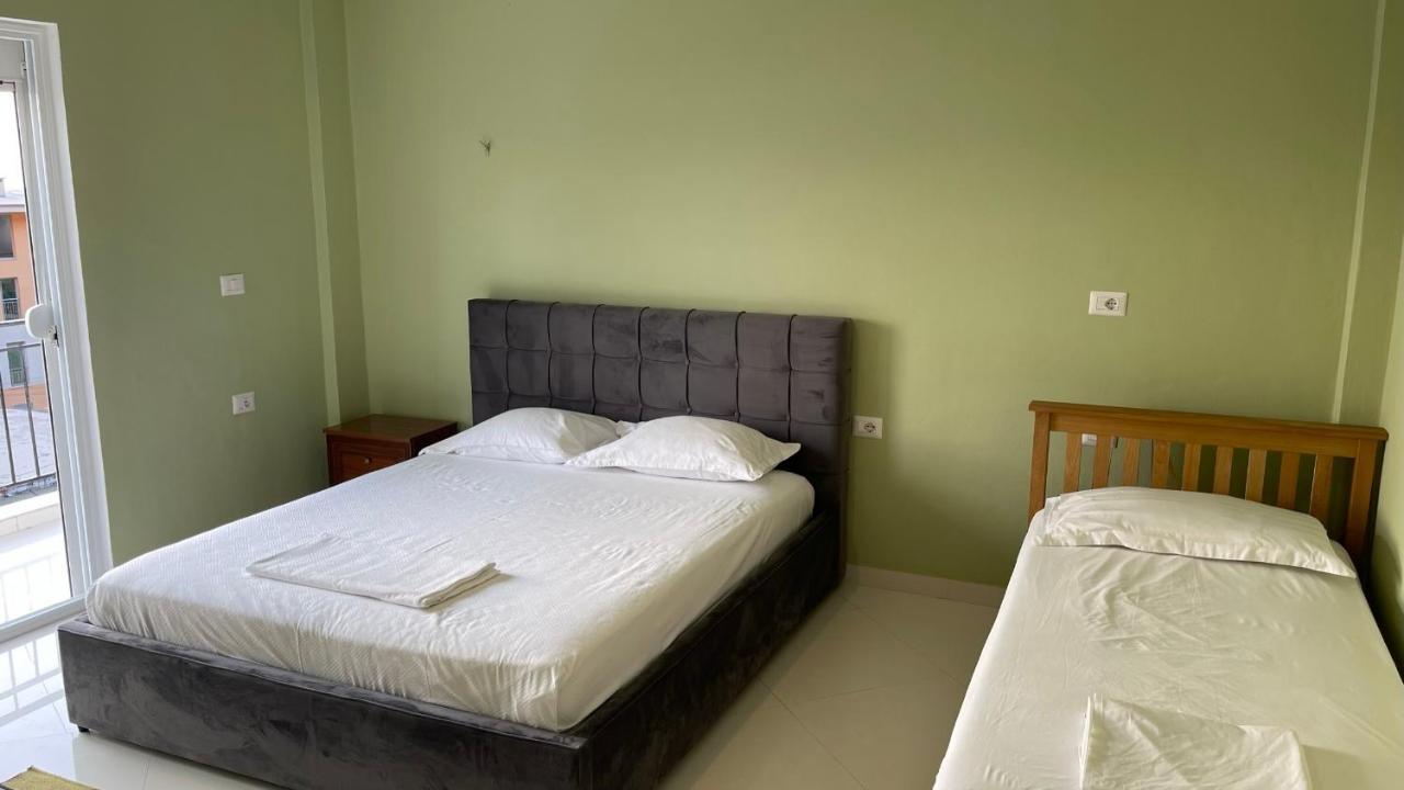 Azure Apartments By Kondo Stays Vlorë Exteriör bild